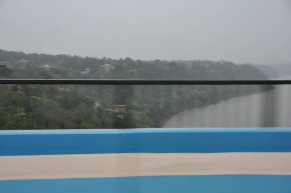 Lado argentino da ponte Tancredo Neves, chegando em Puerto Iguazu - Argentina